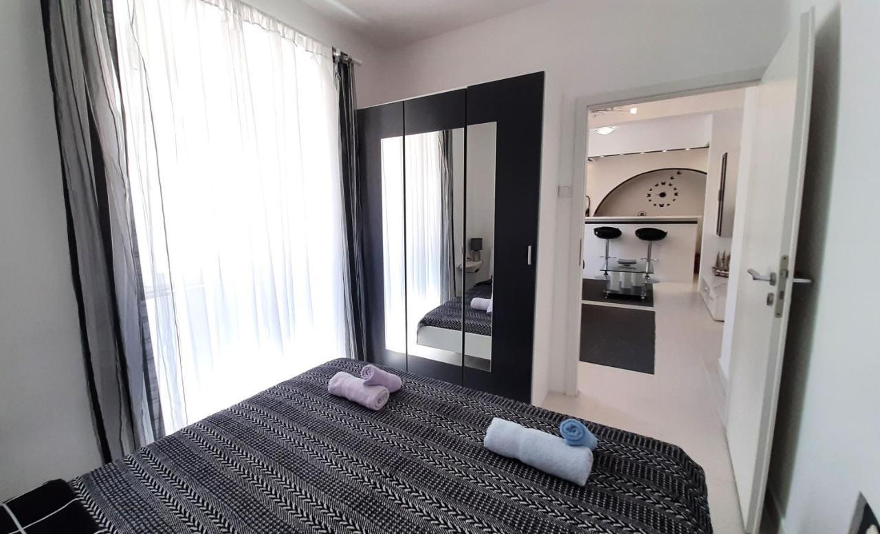 Apartment Decumana Krk Town Bagian luar foto